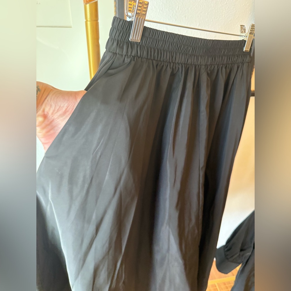 Zara Black Midi Skirt - Flowing A-Line Style - Picture 2 of 8